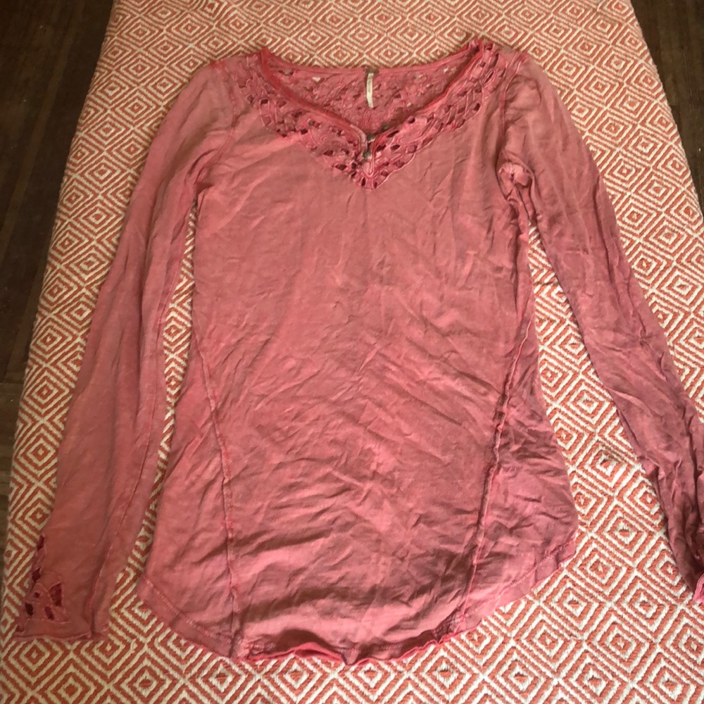 FREE PEOPLE TOP BLUSH WITH EMBROIDERY SZ M